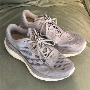 Saucony Women's Kinvara Lavendar Running Shoes